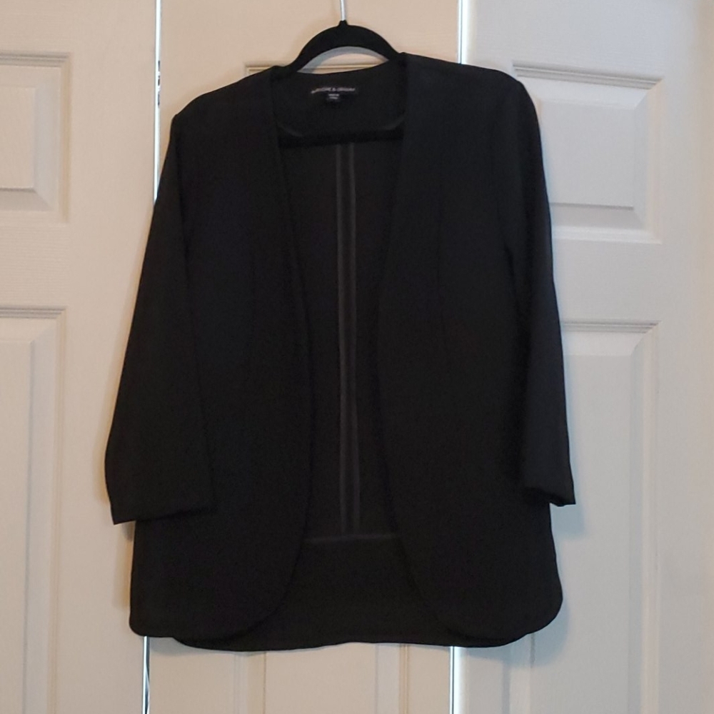 Beautiful quarter sleeve blazer